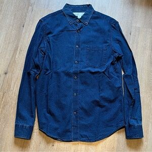 Old Navy Seersucker Like Slim Fit Button Down - Small